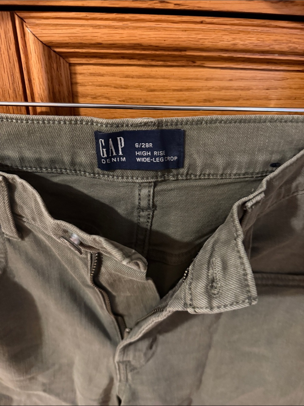 GAP Women’s Olive Green Wide-Leg Crop Pants (high rise) - Picture 2 of 2